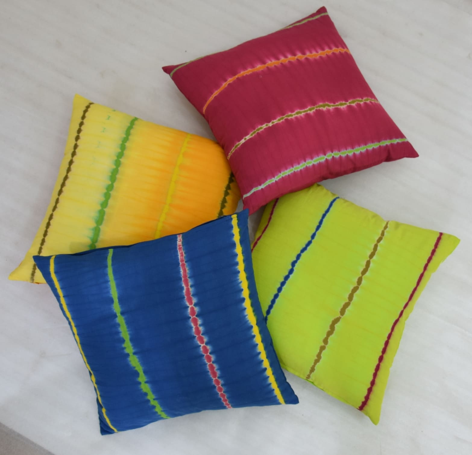 Lehariya Tie-Dye cushion Cover